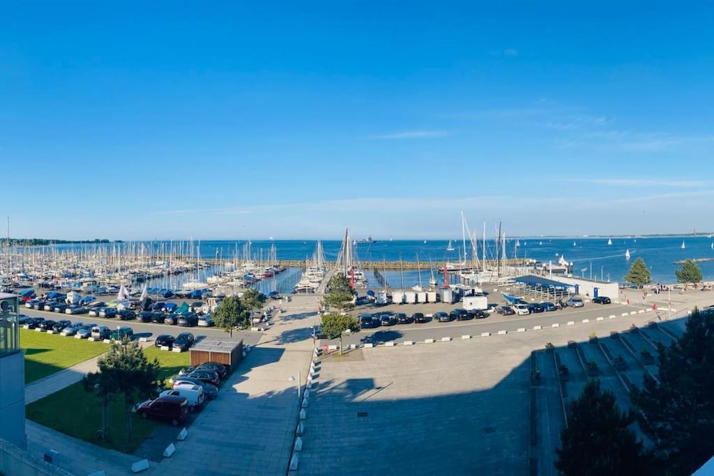 Panoramablick Und Den Strand Direkt Vor Der Tuer Apartment Kiel Exterior photo